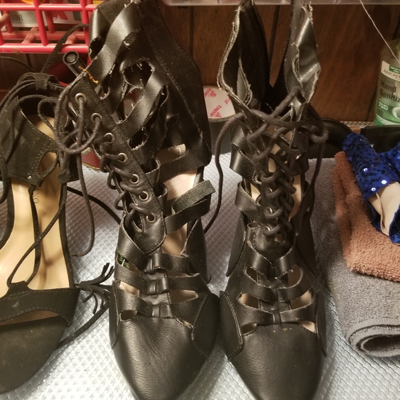 Shoes - Picture 3 of 4